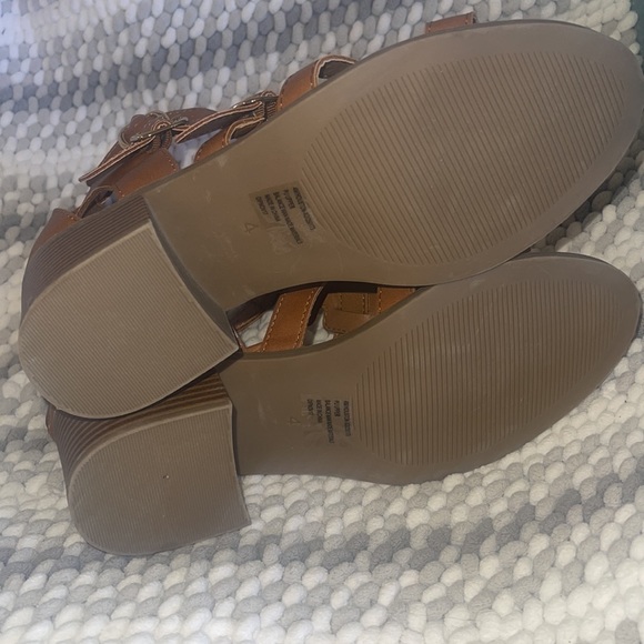 Gladiator 3/20$ Size 4. NWOT🍭 - Picture 6 of 6